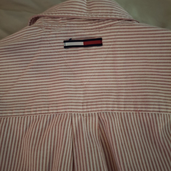 Tommy Hilfiger Women's Light Pink Striped Button Down Long Sleeve Shirt - Picture 7 of 8